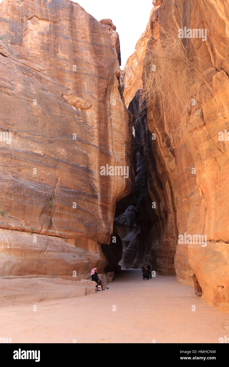 As-Siq, Siq, l'accès à la ville, abandonnés rock city Petra, al-Batra, capitale de l'empire des Nabatéens, Jordanie, du patrimoine culturel mondial de l'UNESCO Banque D'Images