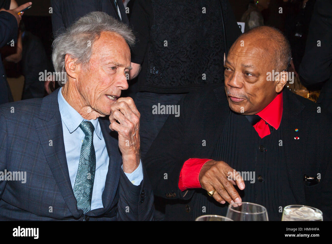 QUINCY JONES avec CLINT EASTWOOD au dîner de gala du 59ème festival de jazz de Monterey - Monterey, Californie Banque D'Images