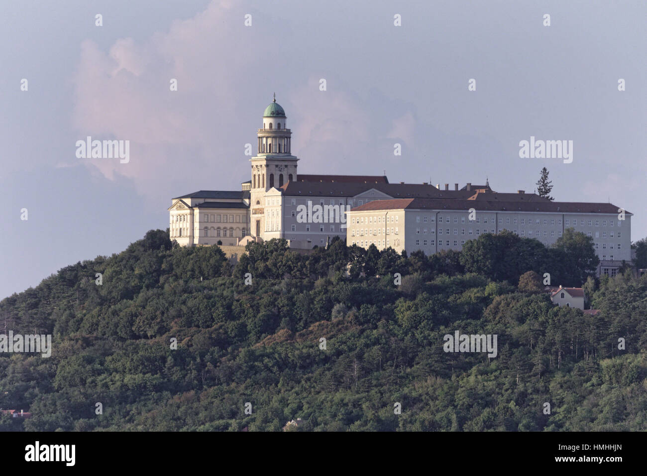 Vue de la Pannonhalma Archabbey, Hongrie Banque D'Images