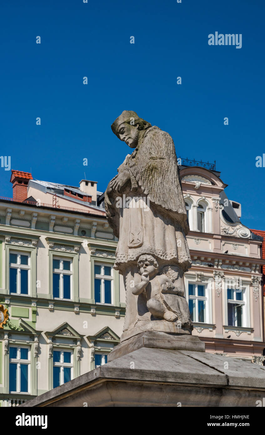 Statue de saint Jean Népomucène à Rynek (Place du marché) à Bielsko-Biala, Silésie, Pologne Banque D'Images