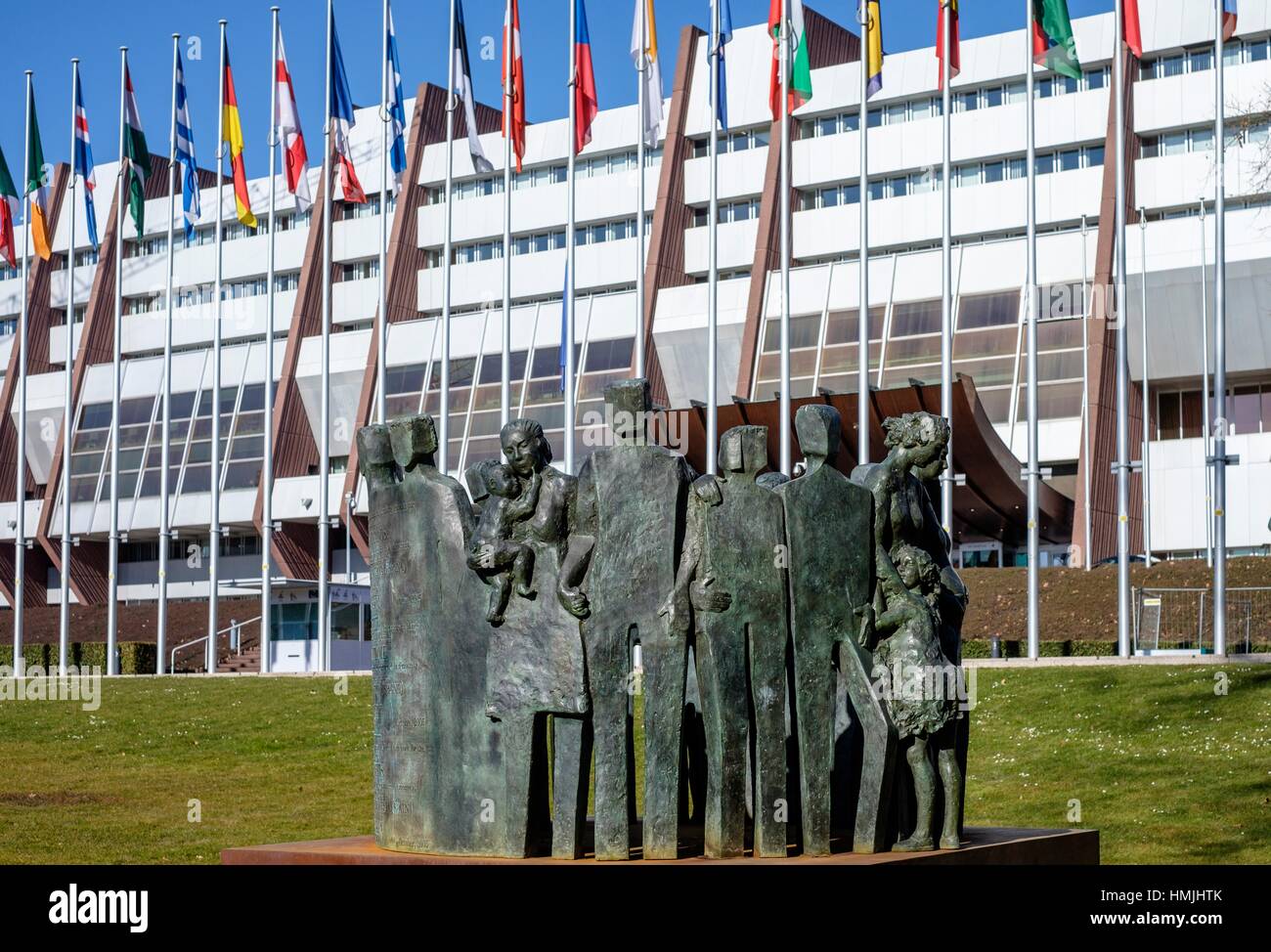 Monument aux droits de l'homme en face de Palais de l'Europe, Conseil de l'Europe, Strasbourg, Alsace, France. Banque D'Images