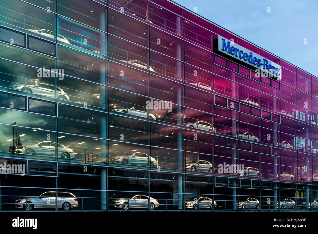 Mercedes Benz Munich Banque D Image Et Photos Page 2 Alamy