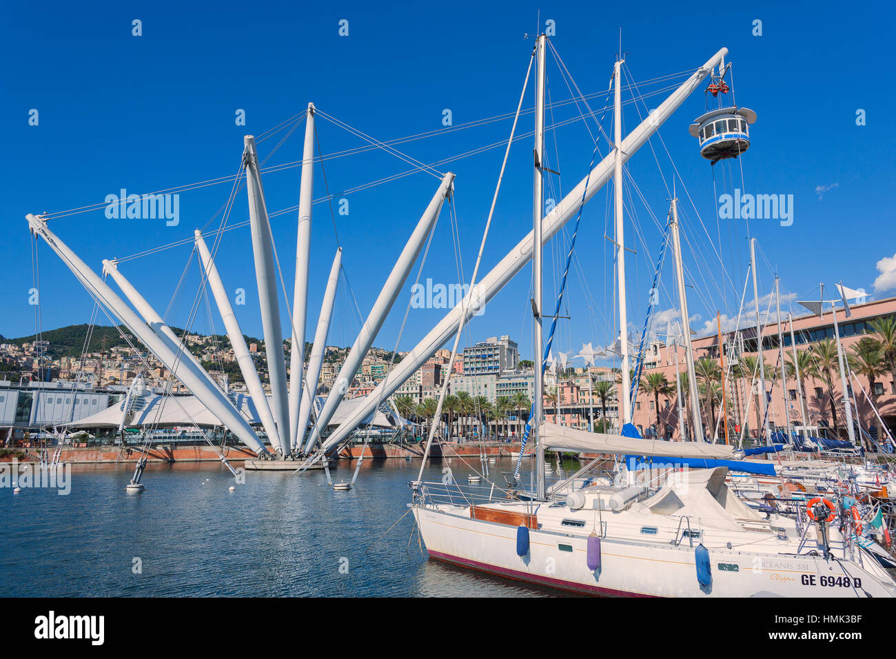 Piliers de Bigo et ascenseur panoramique du port de Gênes, Gênes, ligurie, italie, Europe Banque D'Images