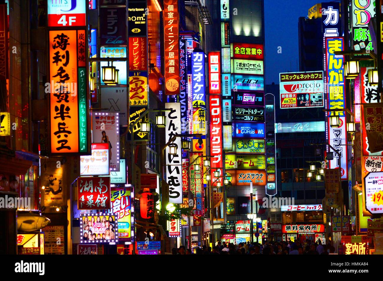 Vue de nuit du district de shinjuku Banque de photographies et d’images