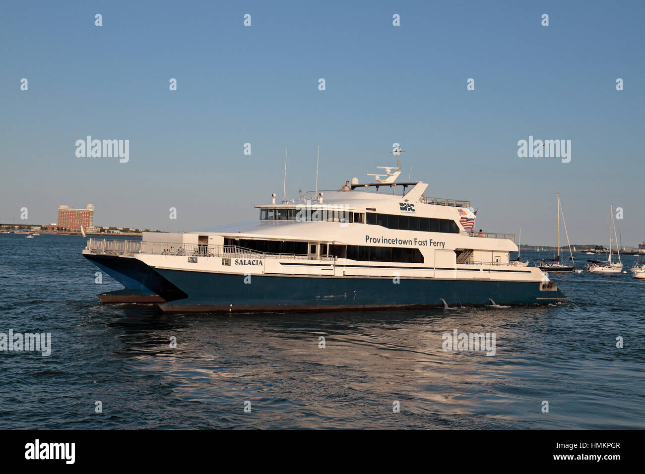 Le Salacia, un ferry rapide de Provincetown arrivant à Boston Waterboat Marina, Boston, Massachusetts, United States. Banque D'Images