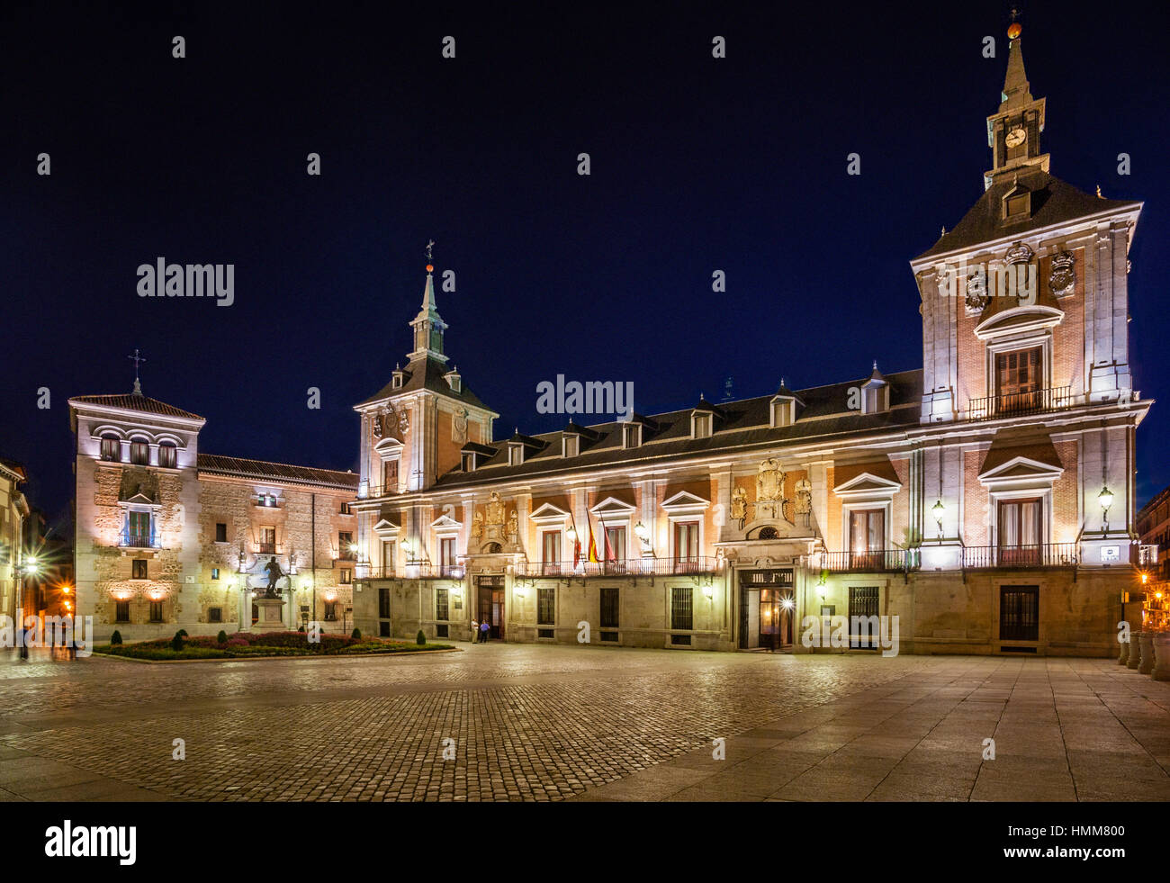 Espagne, Madrid, Centro, Plaza de la villa, vue de la nuit de la Casa de la Villa Banque D'Images