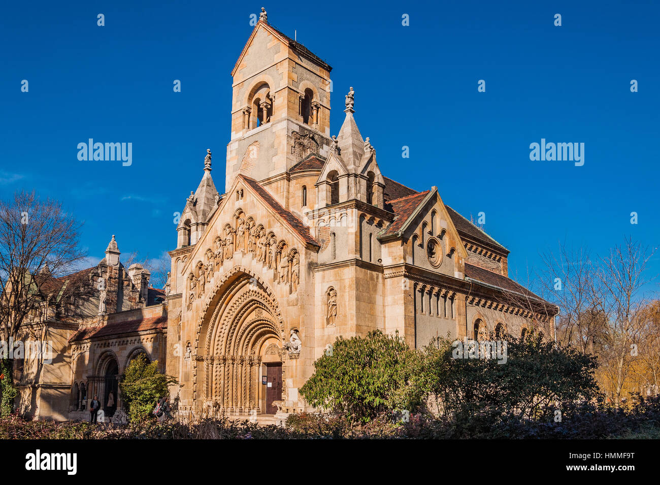 La chapelle du château de Vajdahunyad dans Jak est une église catholique, situé dans le parc de la ville de Budapest, Hongrie. Banque D'Images