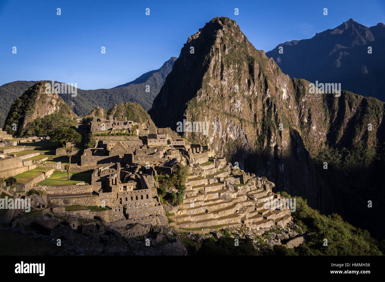 Machu Picchu ville Inca, le Pérou au lever du soleil Banque D'Images