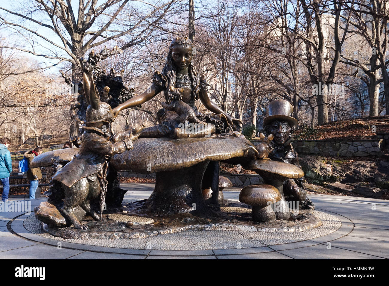 Statue d'Alice au Pays des Merveilles par José de Creeft, Central Park, New York Banque D'Images