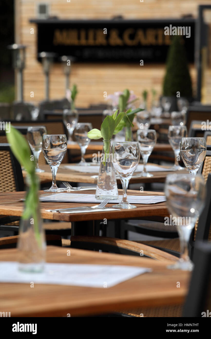 Miller et Carter - Miller et carter de chaîne de pub, qui a rejeté un demandeur d'emploi par l'envoi d'une 'pleurer' emoji message texte. La chaîne de restaurants demander le texte a été envoyé à 'erreur'. Crédit emoji pleurer : Sud Ouest Photos / Alamy Live News Banque D'Images