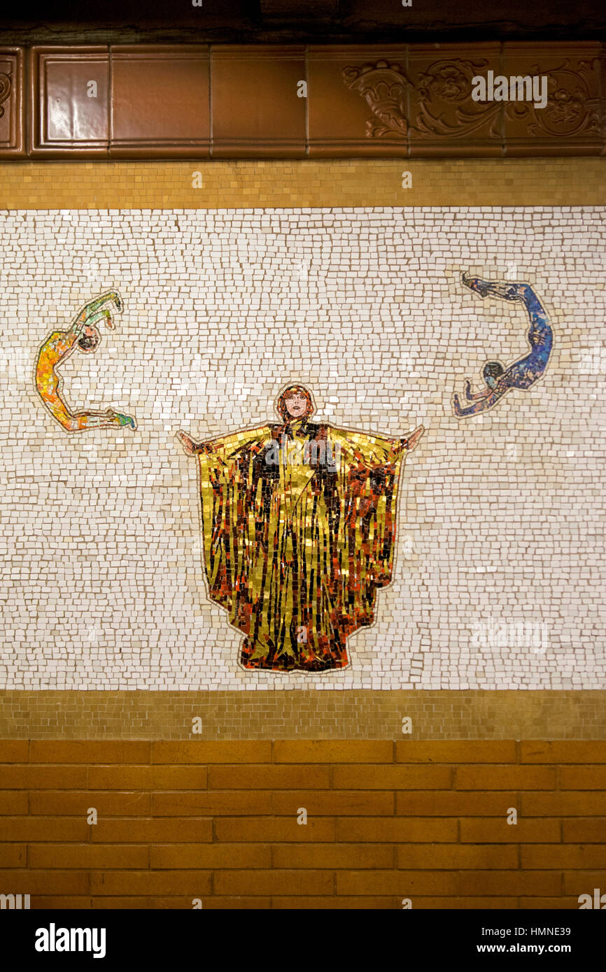 L'art de la mosaïque l'installation de West 66th Street station Lincoln Center sur la ligne 1 dans l'Upper West Side de Manhattan, New York. Banque D'Images