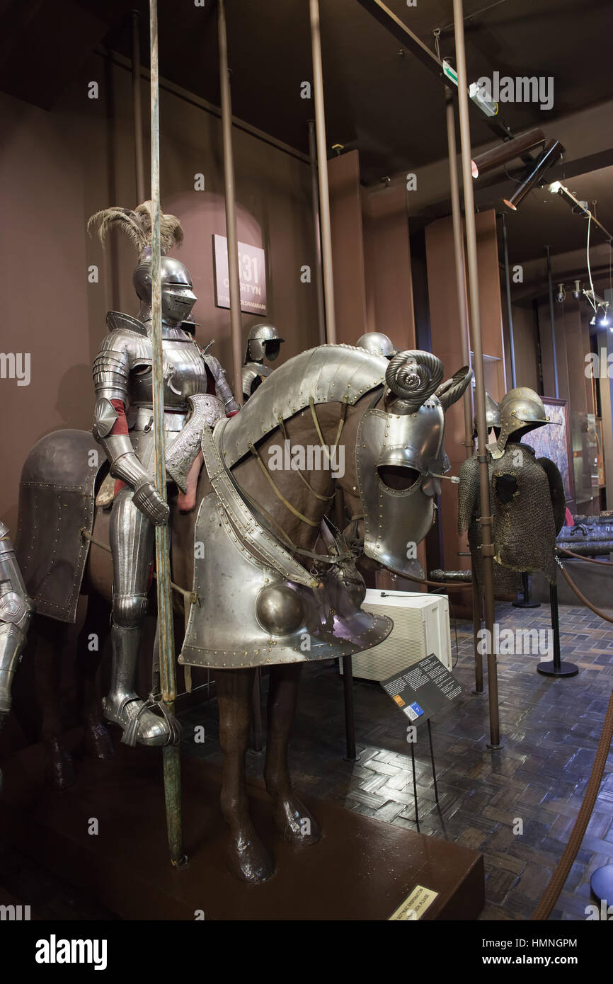 Chevalier de cavalerie avec armure complète, exposition au Musée de l'armée polonaise à Varsovie, Pologne, Europe Banque D'Images
