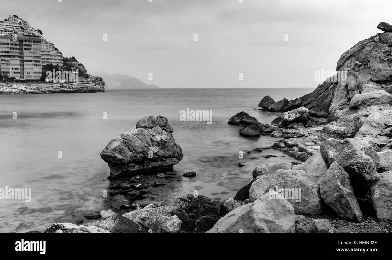 Le village de Finestrat et la station balnéaire de Cala Finestrat sont tous deux situés dans la région de la Marina Baixa, sur la Costa Blanca, à proximité de Benidorm Banque D'Images