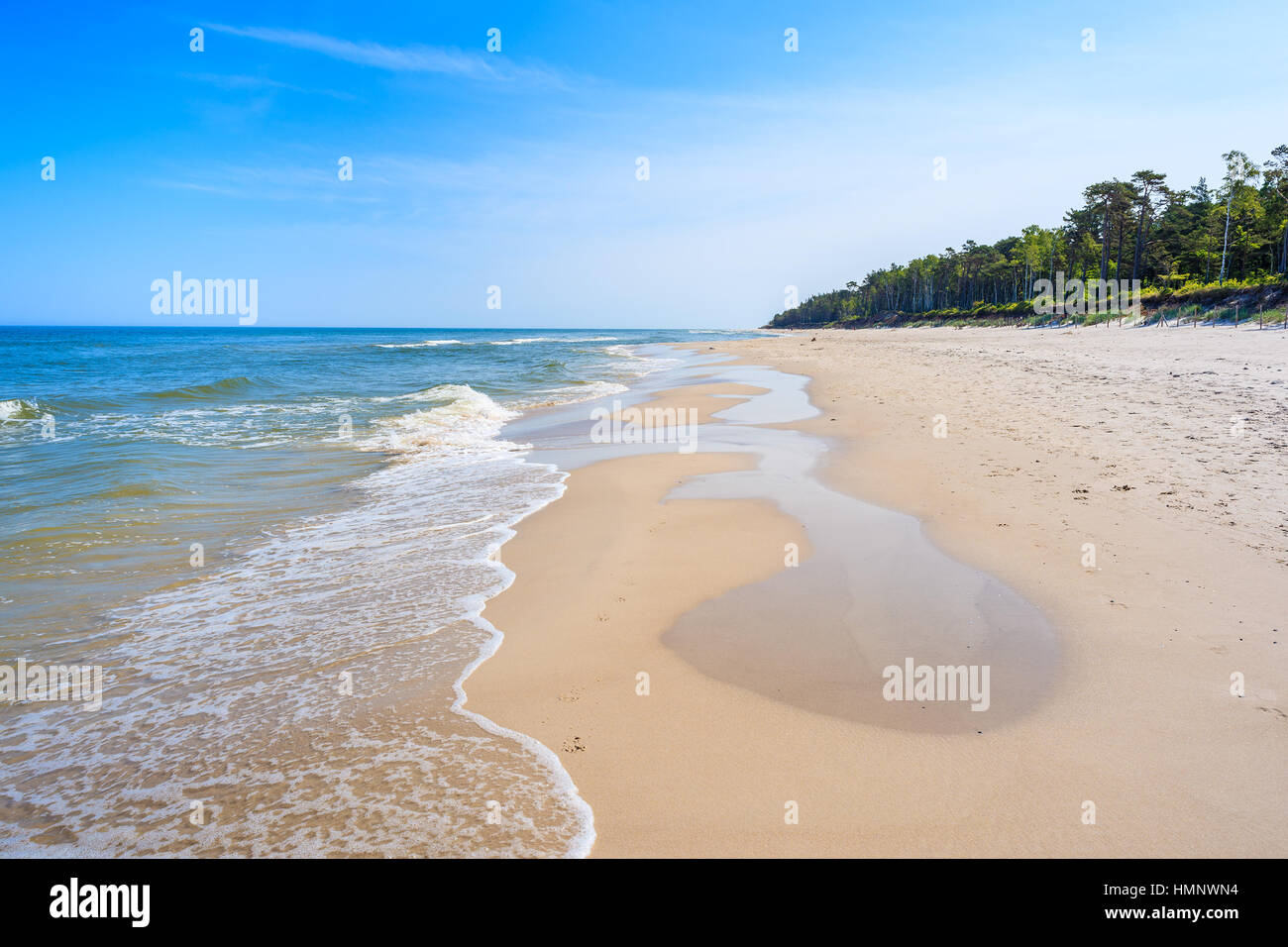 Très belle vue mer sur la plage de sable de Lubiatowo, mer Baltique, Pologne Banque D'Images