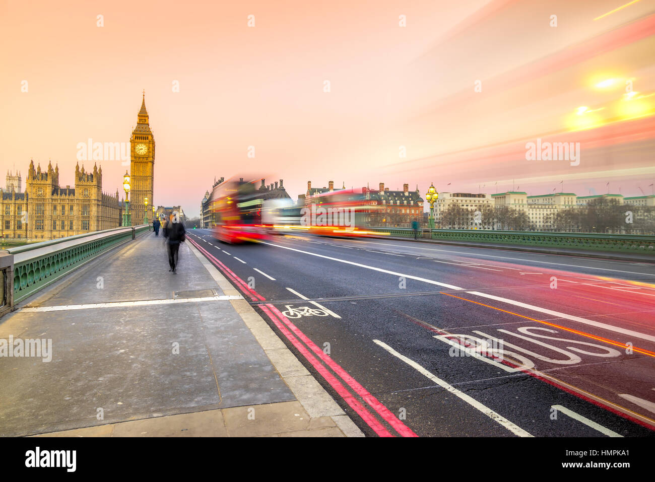 Accès aux Big Ben, la Chambre du Parlement et le pont de Westminster, London, UK Banque D'Images