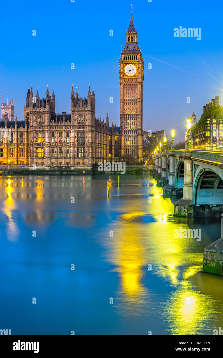 Accès aux Big Ben, la Chambre du Parlement et le pont de Westminster, London, UK Banque D'Images