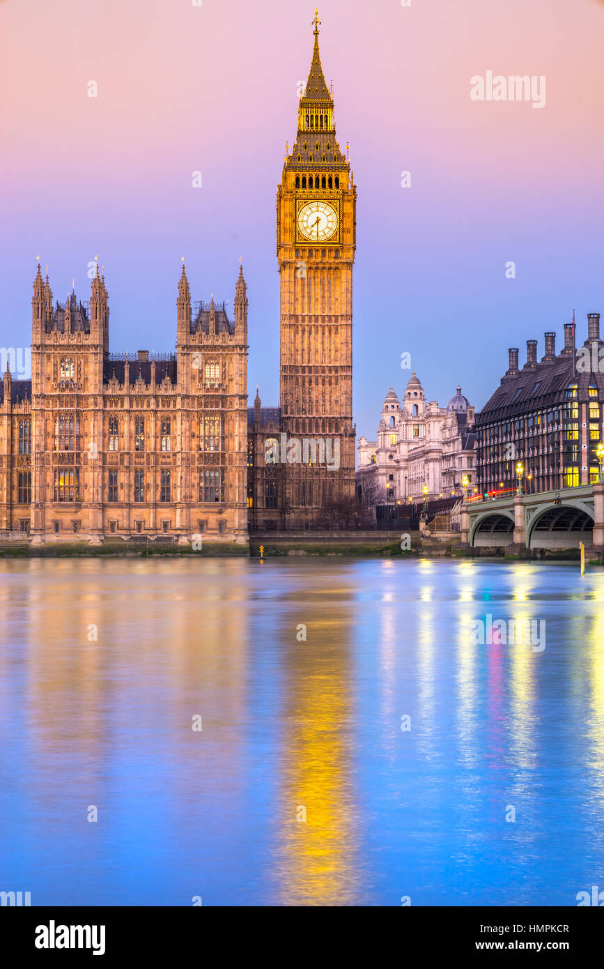 Accès aux Big Ben, la Chambre du Parlement et le pont de Westminster, London, UK Banque D'Images