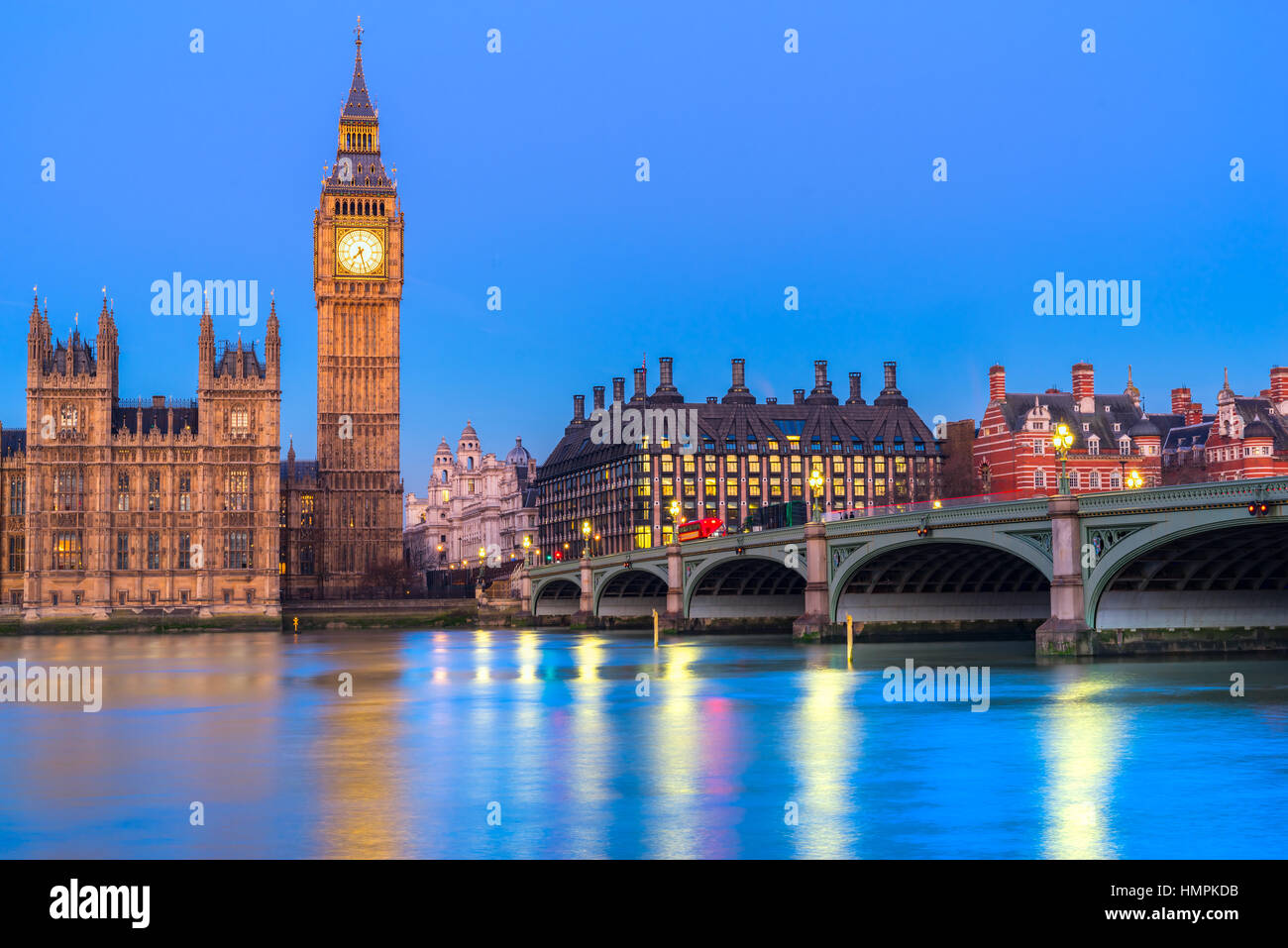 Accès aux Big Ben, la Chambre du Parlement et le pont de Westminster, London, UK Banque D'Images