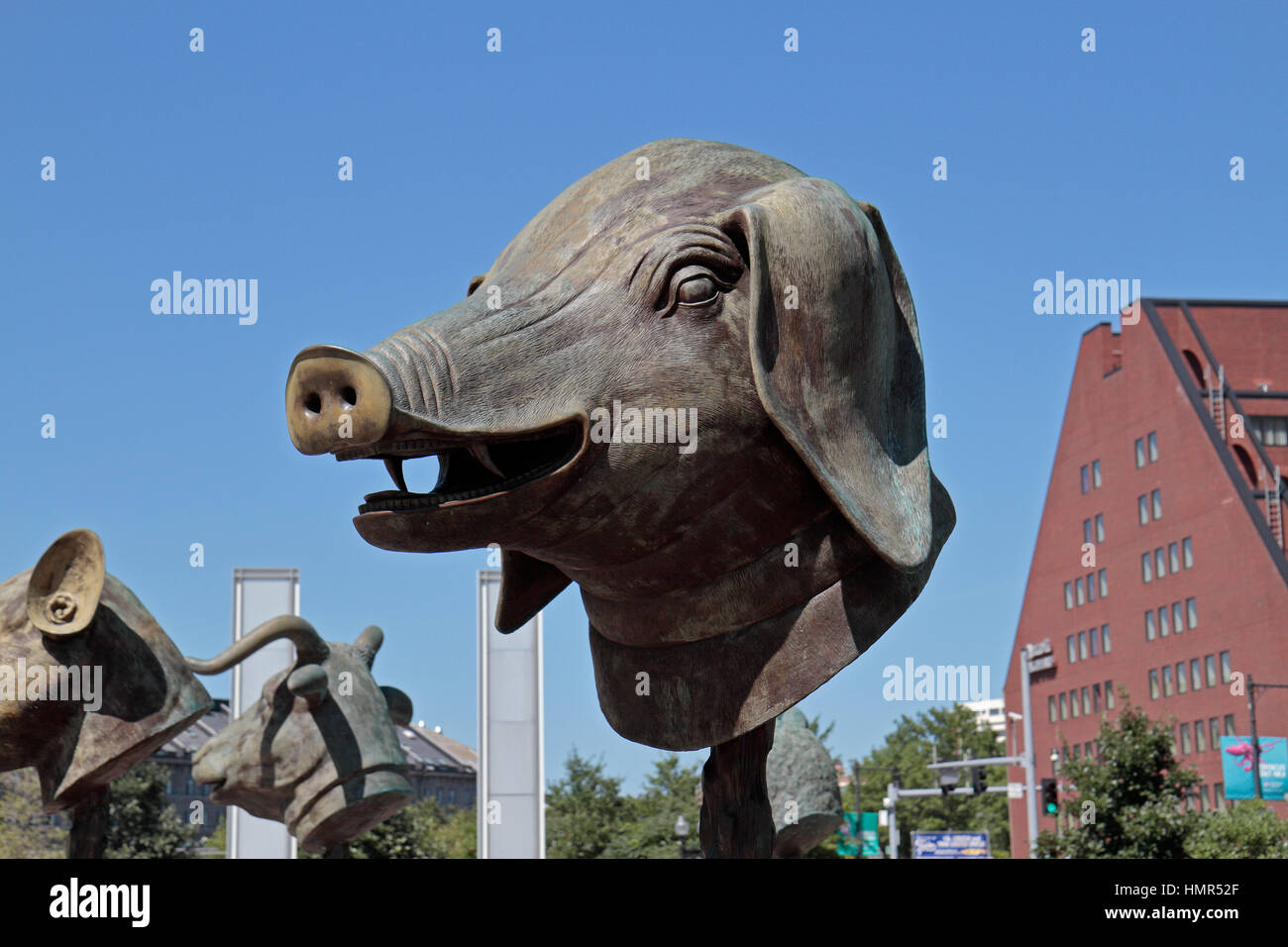 "Cercle des animaux/Zodiac Heads" (par l'artiste chinois Ai Weiwei dans le Rose Kennedy Greenway Conservancy, Boston, MA, United States. Banque D'Images