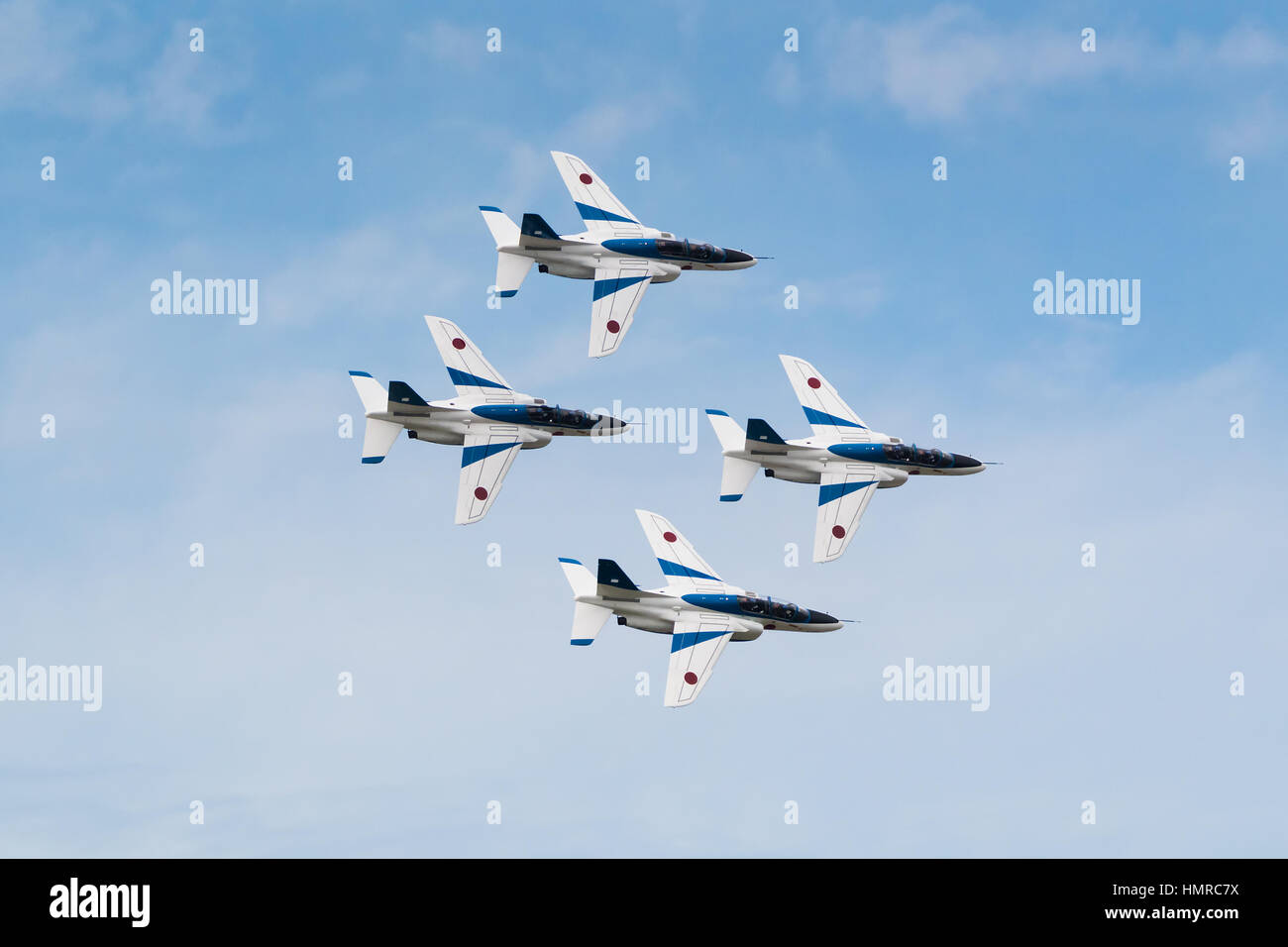 Vols de démonstration de Blue Impulse. Blue Impulse est l'équipe de démonstration de voltige de la Japan Air Self-Defense Force. Banque D'Images