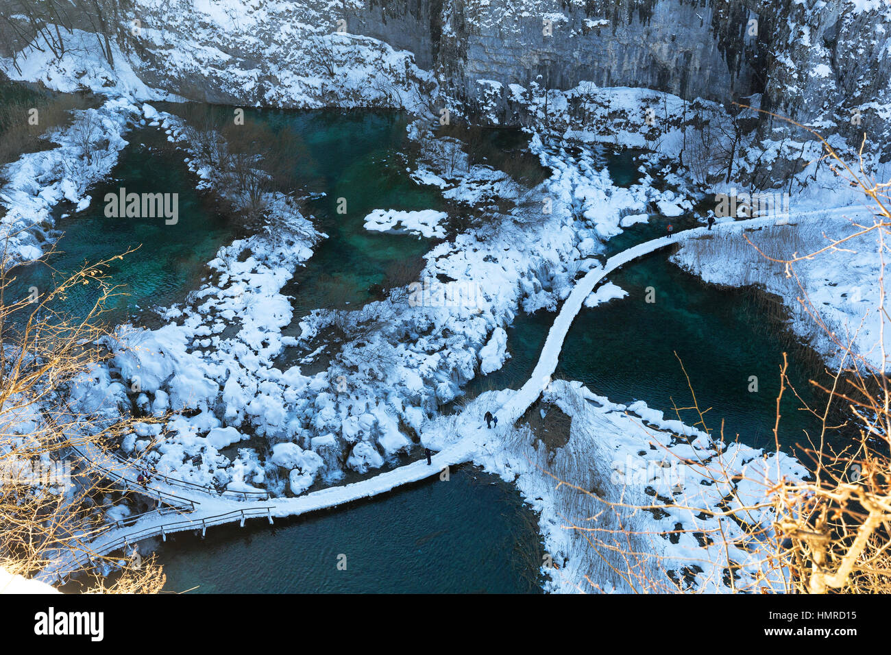 Les lacs de Plitvice au cours de l'hiver, vue aérienne Banque D'Images