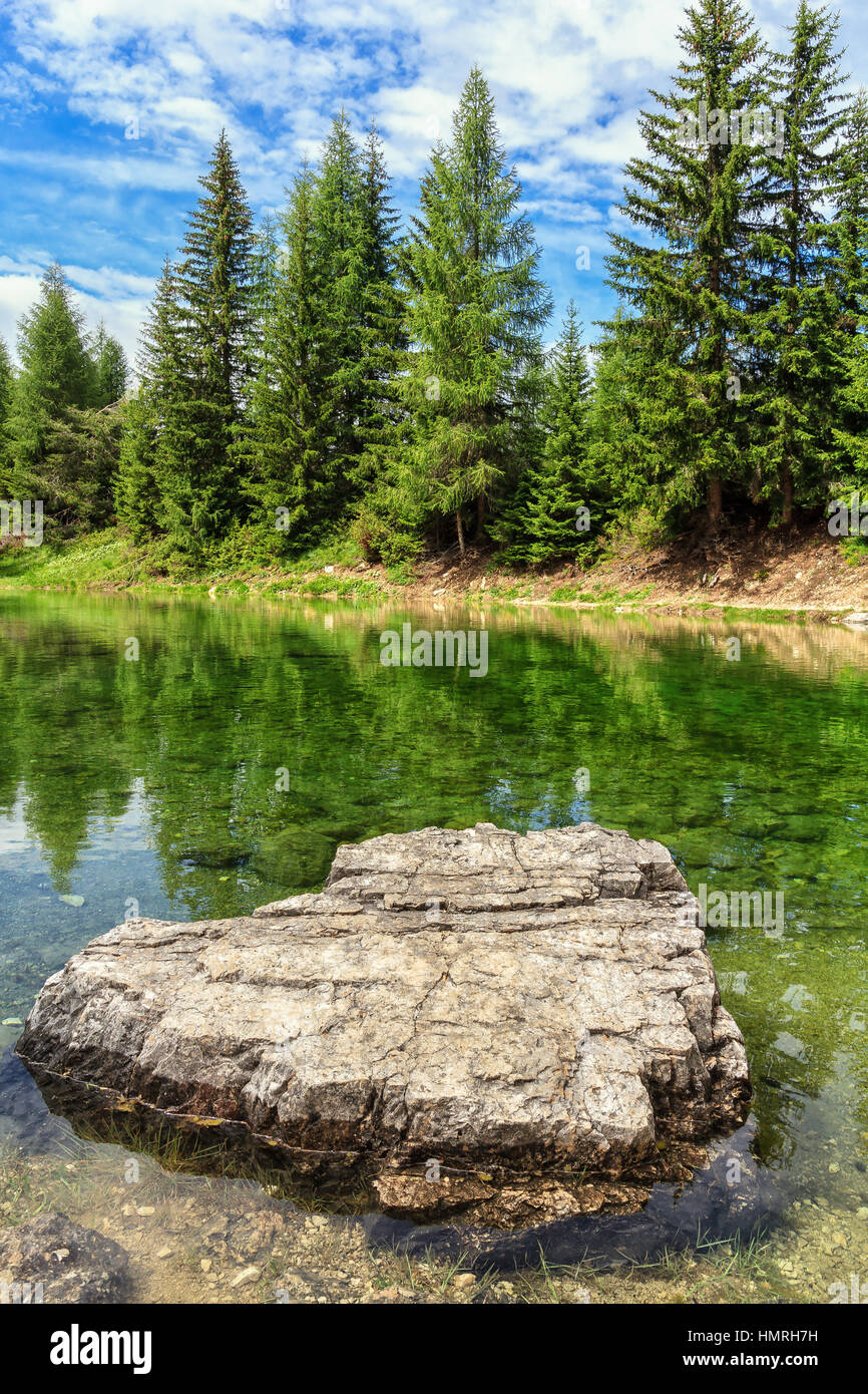Vue d'été de Lech dla Le' dans la vallée de Badia, Alto Adige, Italie Banque D'Images