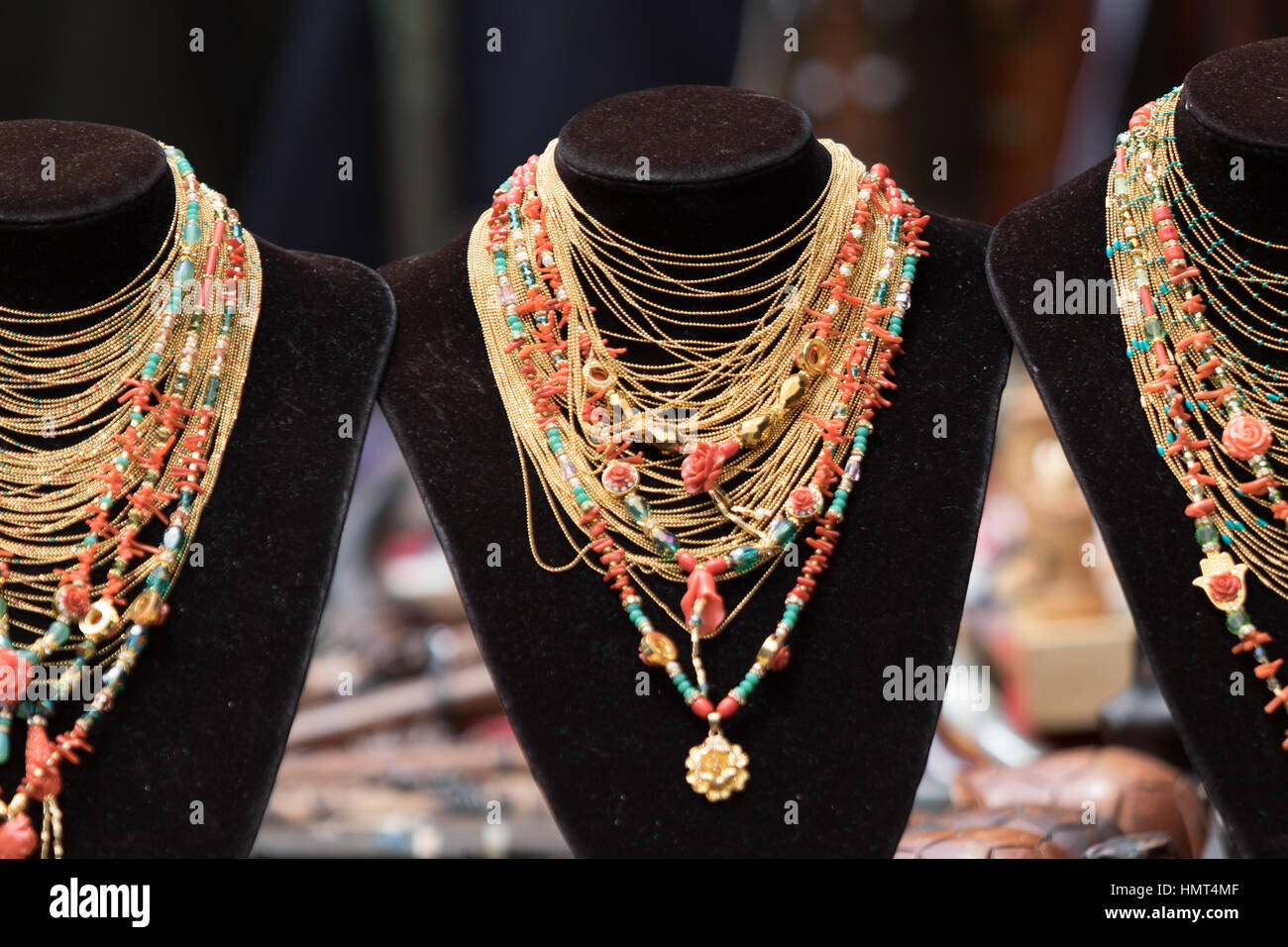 Bijoux artisanaux artisan de perles de verre Banque D'Images