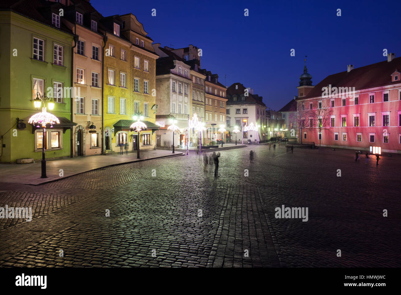 Vieille Ville (Stare Miasto) dans la ville de Varsovie par nuit en Pologne, Place du Château (Plac Zamkowy), immeuble historique abrite Banque D'Images