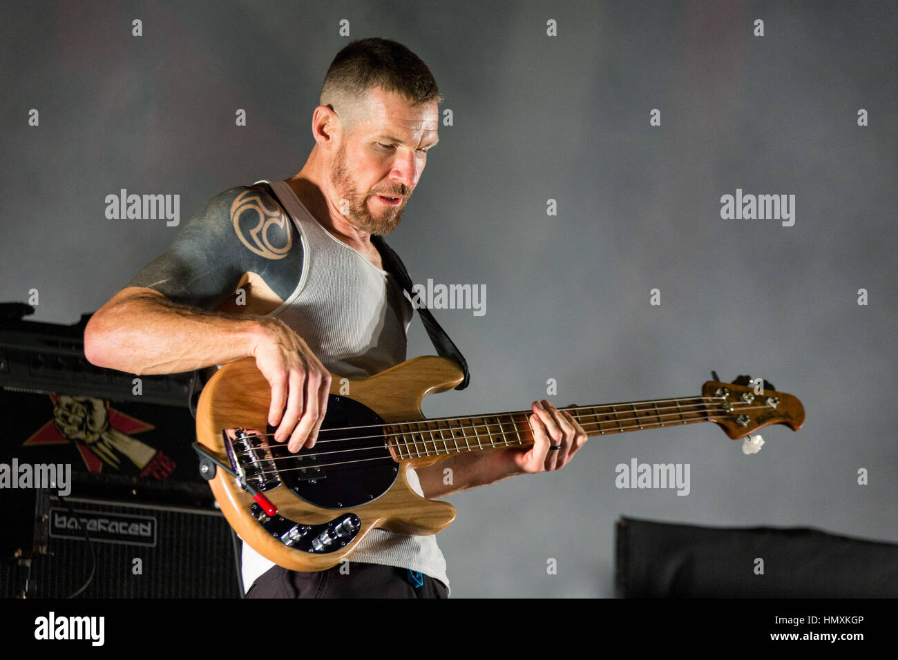 Tinley Park, Illinois, États-Unis. 3e, 2016 Sep. TIM COMMERFORD de prophètes de Rage exécute live au Casino Hollywood Amphitheater de Tinley Park, Illinois Crédit : Daniel DeSlover/ZUMA/Alamy Fil Live News Banque D'Images Tinley Park, Illinois, États-Unis. 3e, 2016 Sep. TIM COMMERFORD de prophètes de Rage exécute live au Casino Hollywood Amphitheater de Tinley Park, Illinois Crédit : Daniel DeSlover/ZUMA/Alamy Fil Live News Banque D'Images