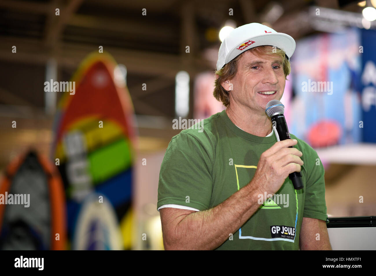 Munich, Allemagne. 7 Février, 2017. Robby Naish, American Legend de kitesurf ou planche à voile, sports celebrity et entrepreneur, au cours d'une entrevue à l'ispo winter sports à Munich, Allemagne. Banque D'Images