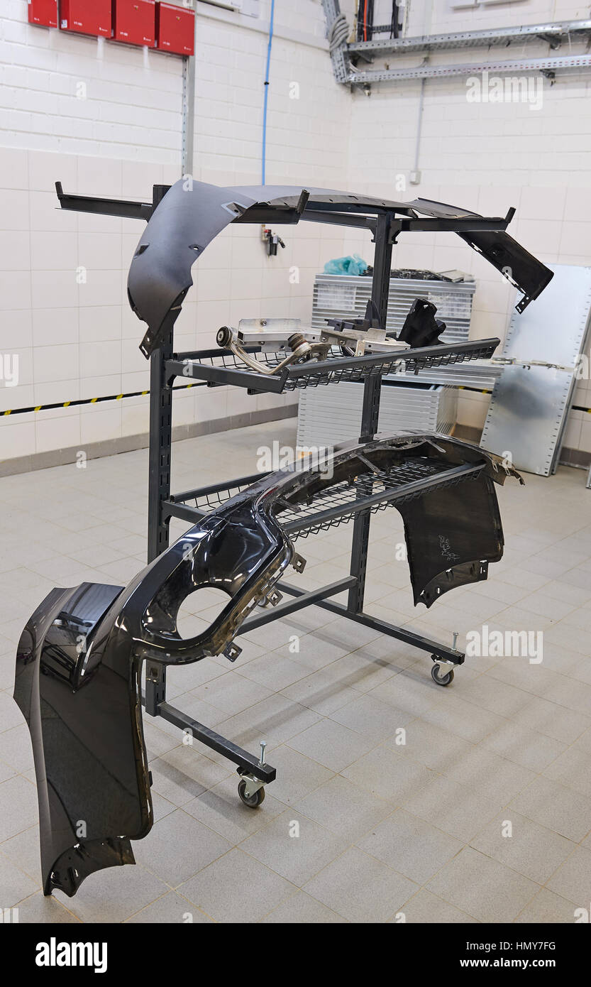 Pièce de rechange pour bouclier dans station de réparation propre Banque D'Images