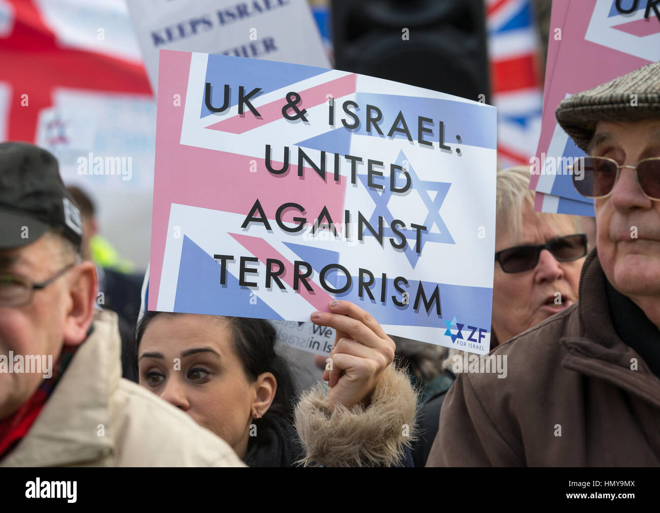 Les partisans d'organiser une protestation contre Israël en réponse à une manifestation pro-palestinienne à l'extérieur de Downing Street au cours de visite de Netanyahou Banque D'Images
