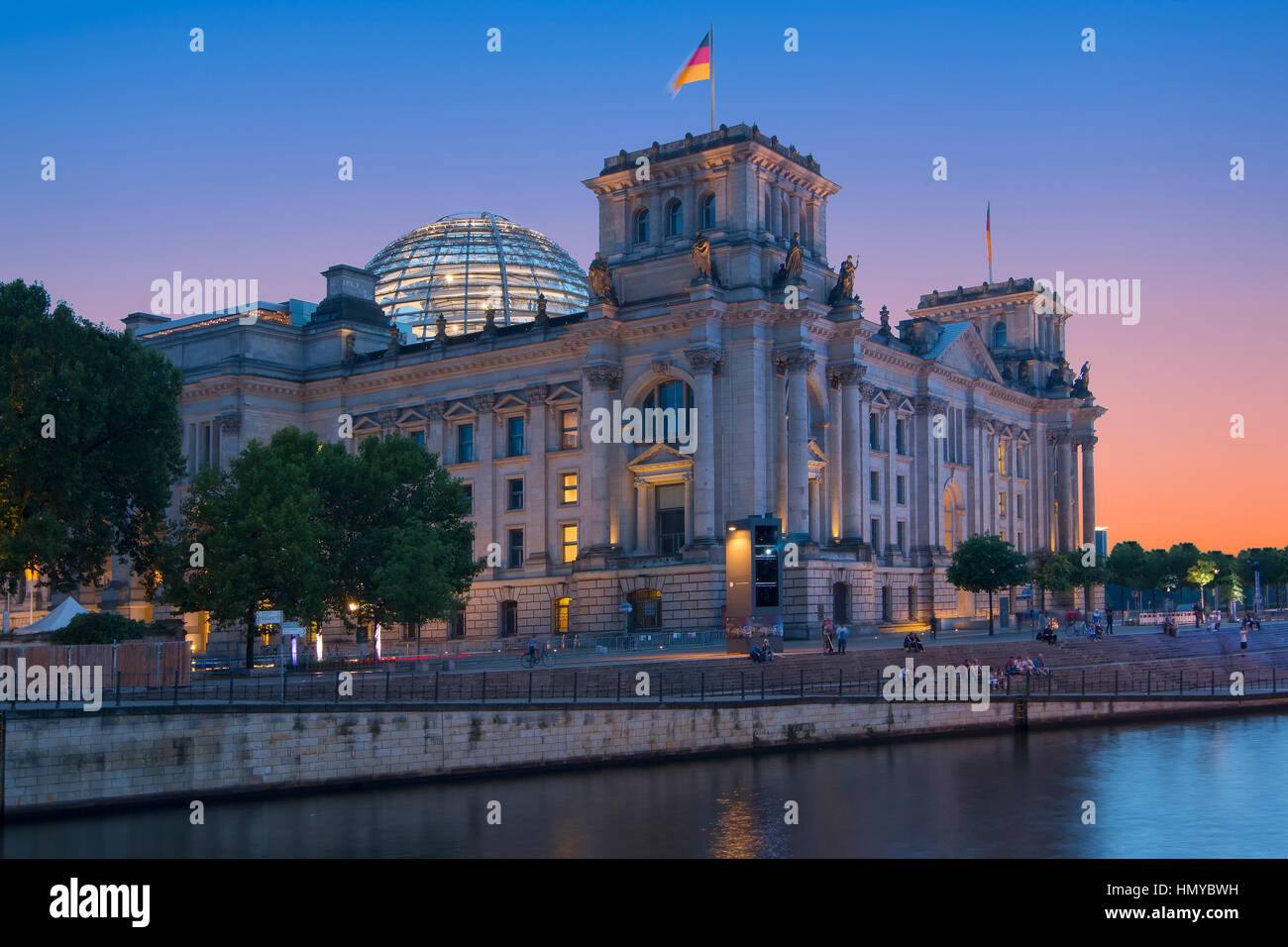 Le bâtiment du Reichstag et de la rivière Spree à Berlin Banque D'Images