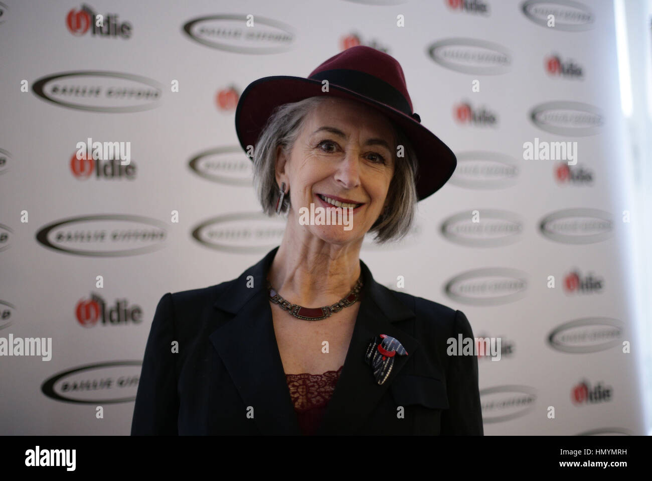 Maureen Lipman assistant à l'ancien de l'année des prix à des Simpsons dans le Strand, le centre de Londres. Banque D'Images