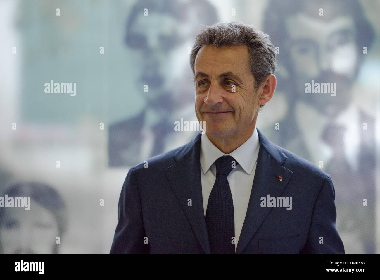 Buenos Aires, Argentine - 6 mai 2016 : l'ancien président français et de la tête de la France, Nicolas Sarkozy bénéficiait du large Les parties au cours d'une visite à la forme Banque D'Images