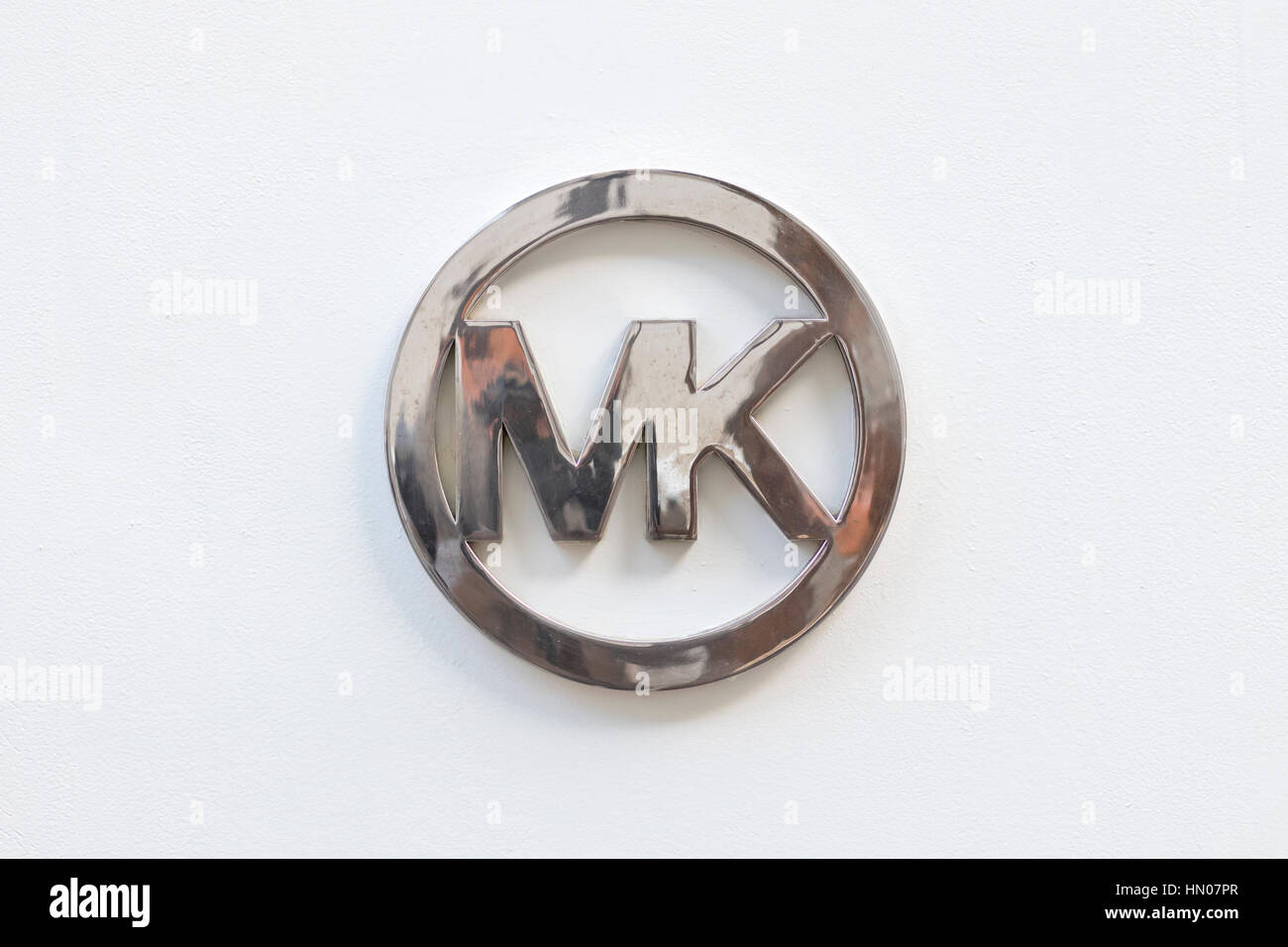 Michael Kors logo sur un fond blanc. Banque D'Images