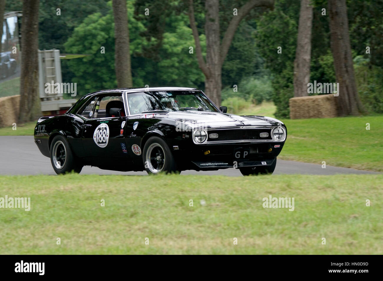 Tim Boles dans sa Chevrolet Camaro 2/28 au Chateau Impney Course Banque D'Images