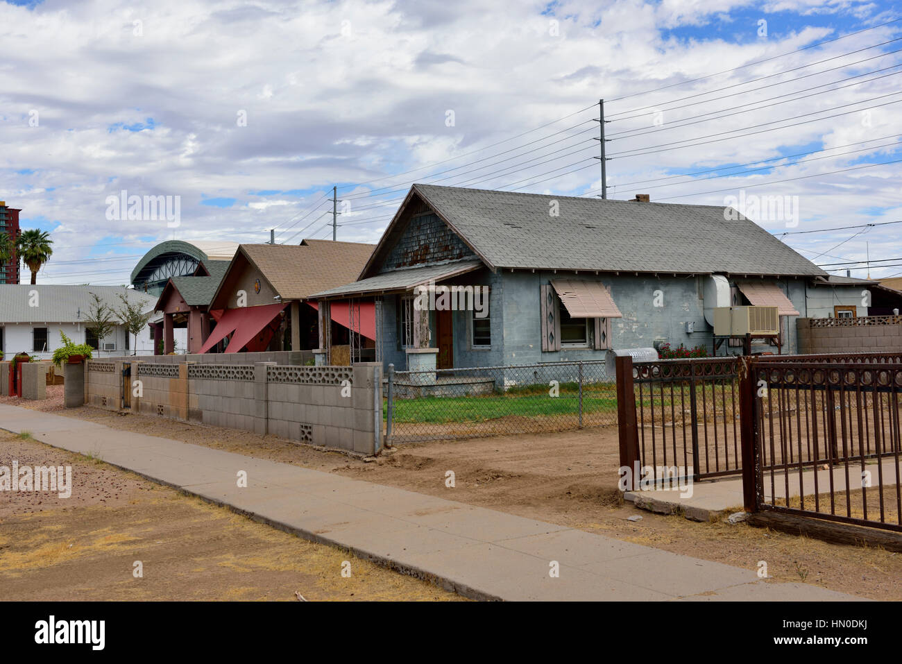 Maisons sur la rue résidentielle dans le centre de Phoenix, à proximité du centre-ville, en Arizona Banque D'Images