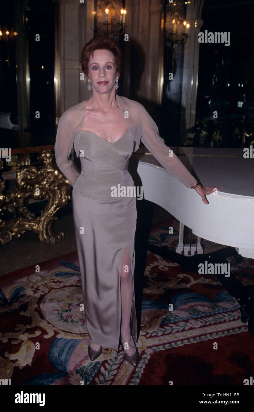 Carol Burnett (né le 26 avril 1933) est une actrice, comédienne, chanteuse, danseuse et écrivain photographié le 7 novembre 1994 à l'NY Friars Club Lifetime Achievement Award à la Plaze Hotel à New York City. Banque D'Images