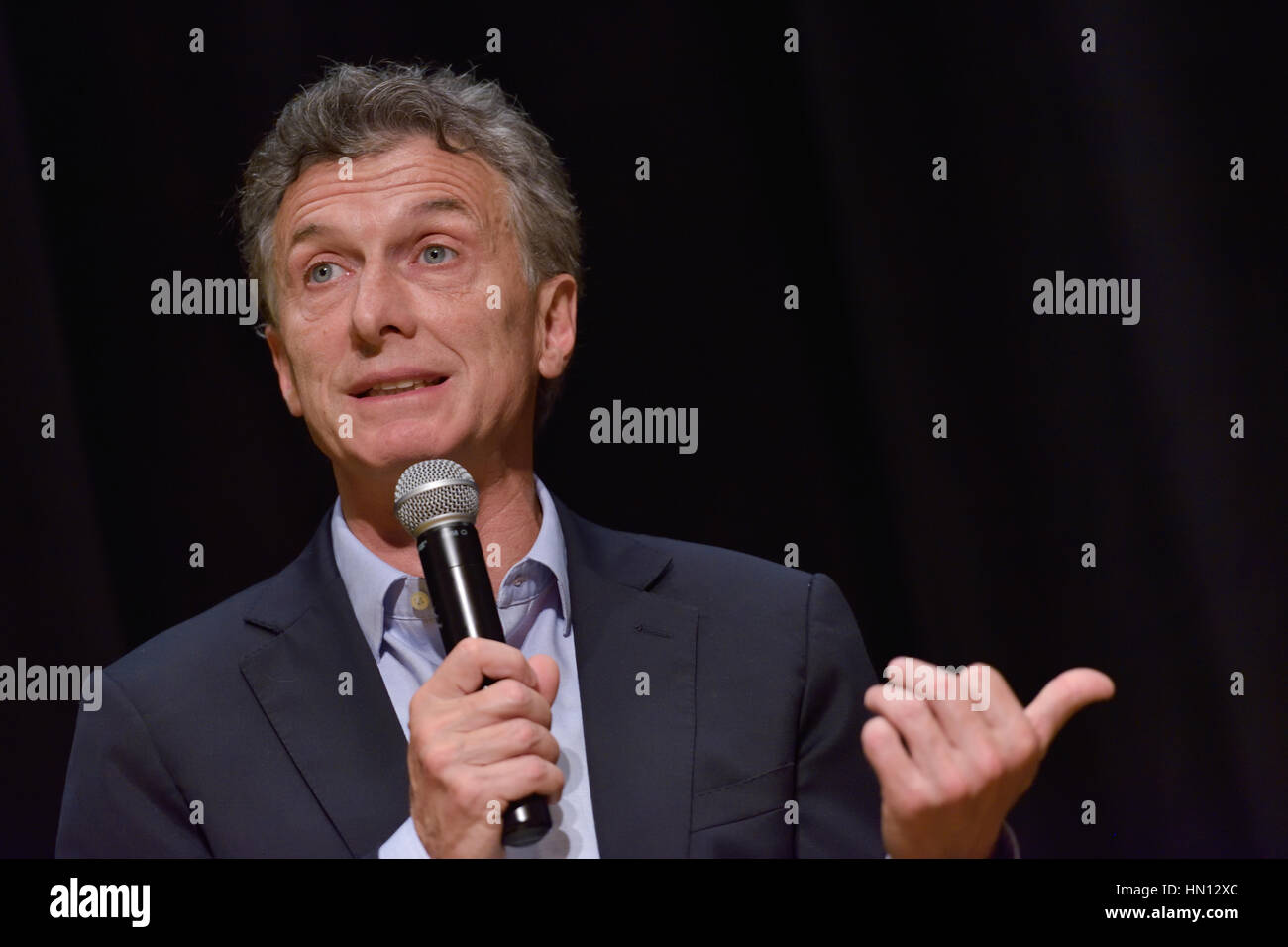 BUENOS AIRES, ARGENTINE - 10 NOV 2015 : Mauricio Macri, candidat aux élections présidentielles pour Cambiemos parle lors d'une conférence de presse avec les médias étrangers à bu Banque D'Images