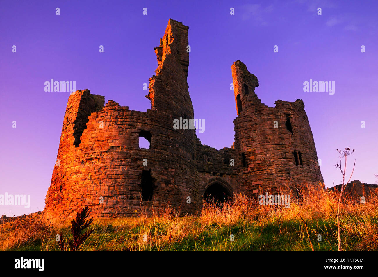 Château de Dunstanburgh, Northumberland, England, UK Banque D'Images