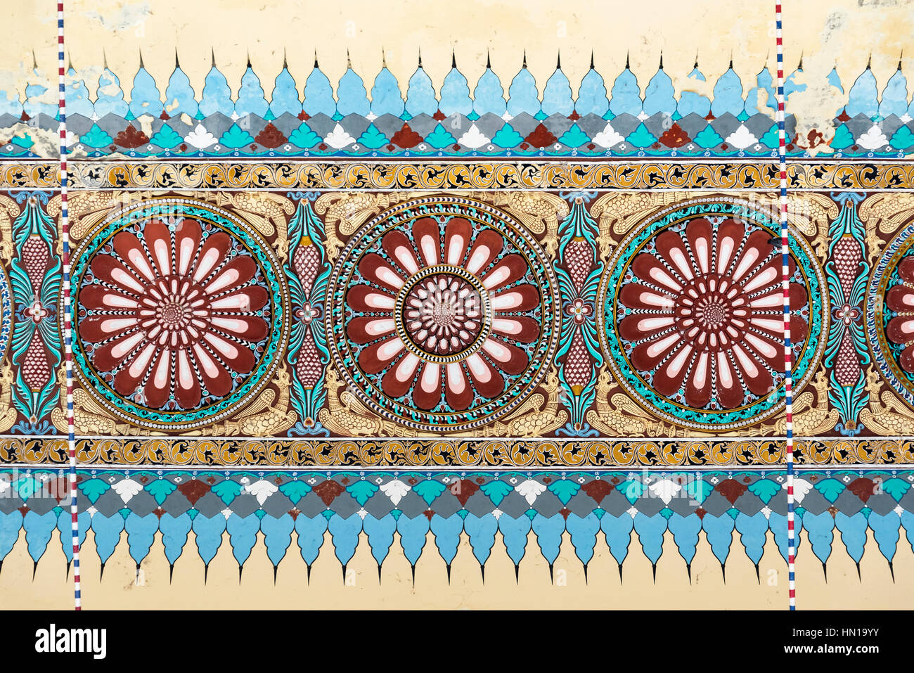 Plafond orné de peintures artistiques sur Thirumalai Nayakkar Mahal Palace, Madurai Banque D'Images