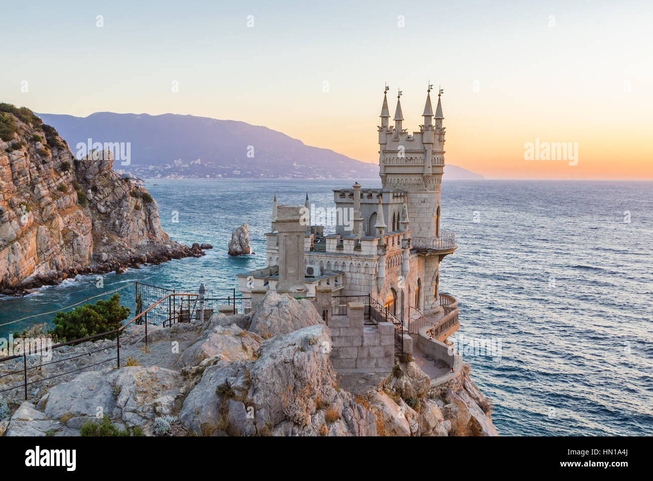 Le Swallow's Nest est un château situé à Haspra décoratif, une petite ville thermale entre Yalta et Alupka, en Crimée. Banque D'Images