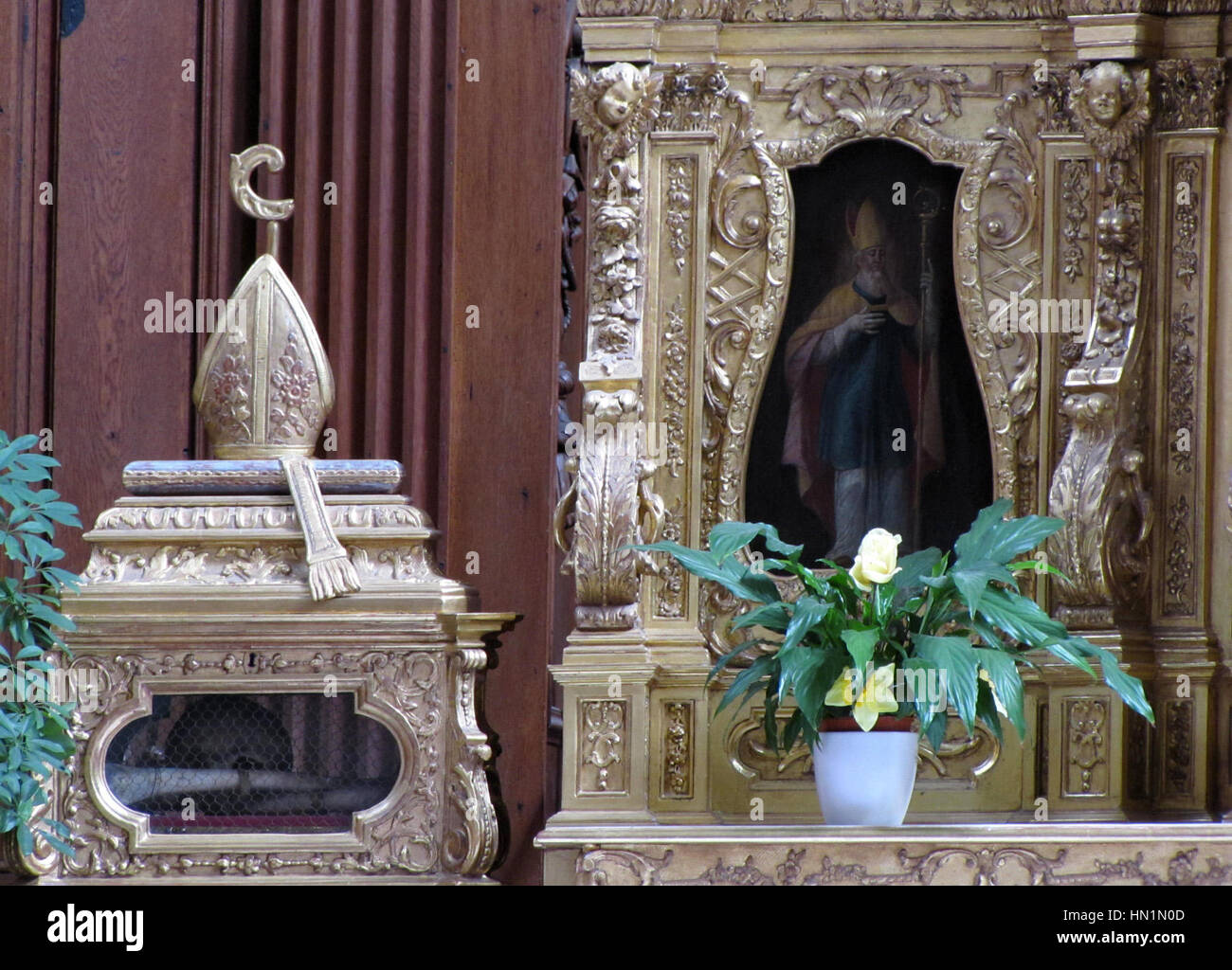 L'abbaye de Marmoutier, fondée au vie siècle, est un site religieux historique situé en France. L'abbaye, datant de la période médiévale, présente une impressionnante architecture gothique, avec ses ruines offrant un aperçu de la vie monastique et de la grandeur architecturale de l'époque. Banque D'Images