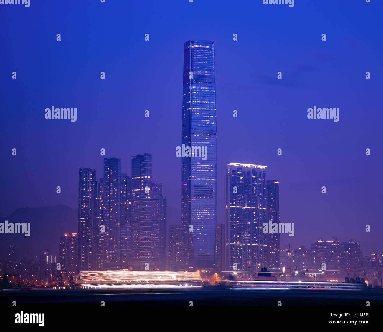 La nouvelle ville de Kowloon et de Hong Kong, le plus haut bâtiment de l'International commerce center ICC, Hong Kong, Chine. Banque D'Images