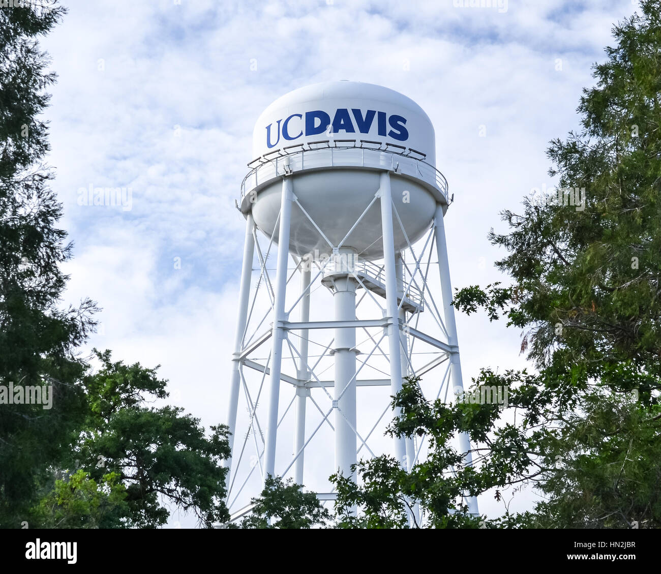 Davis, Californie, USA, 10 mai 2016. UC Davis' Water Tower est un établissement emblématique de la UC Davis et de la ville de Davis. Banque D'Images