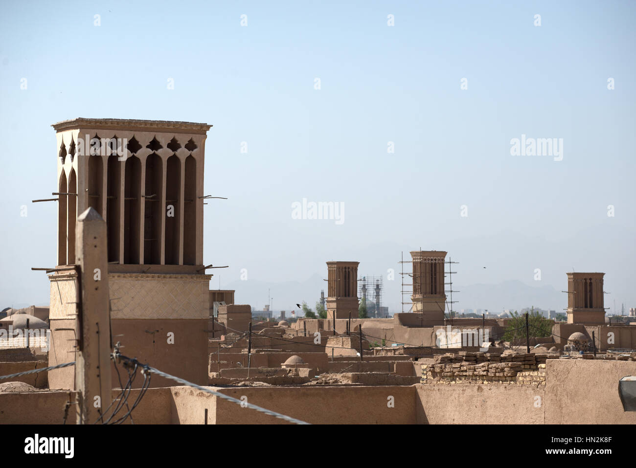 Windtowers dans le skyline de Yazd, Iran Banque D'Images