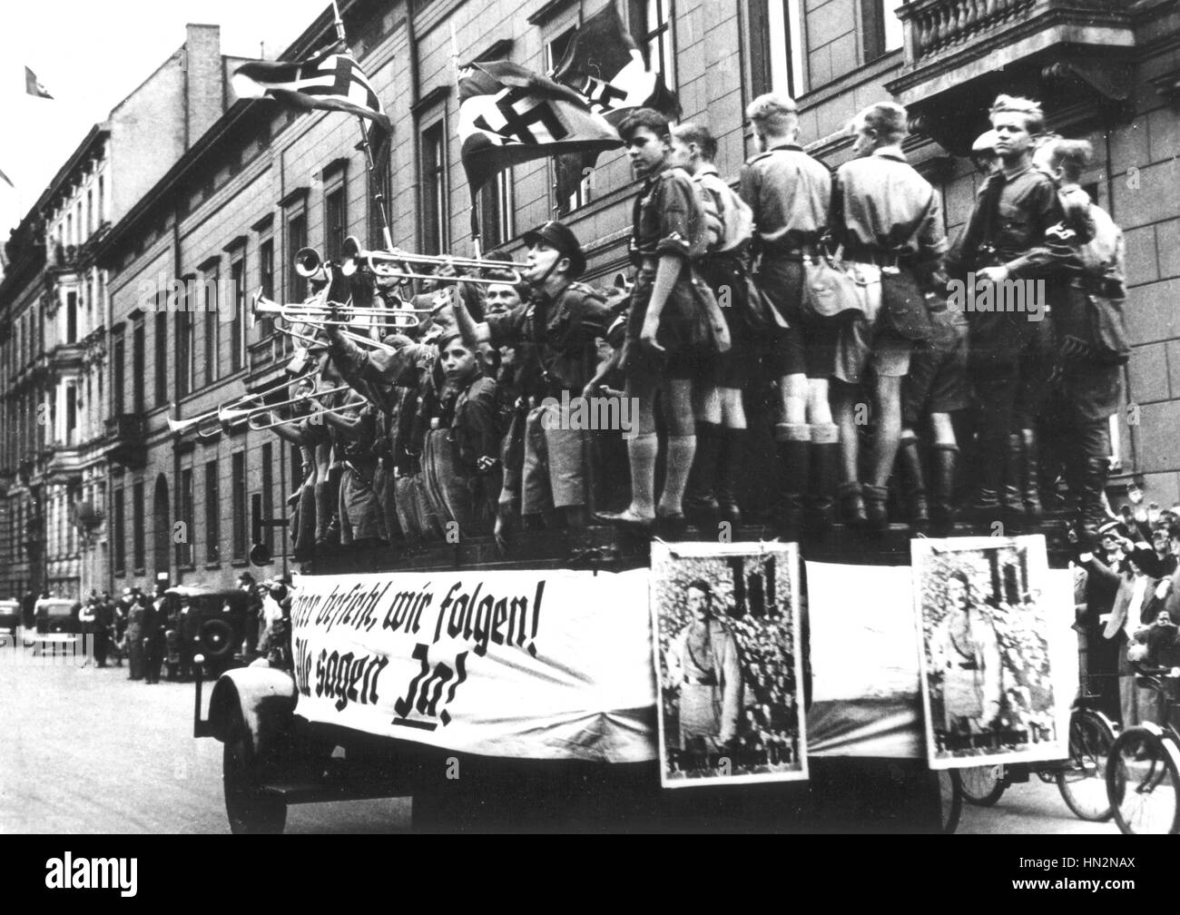 Berlin. La jeunesse hitlérienne pour la démonstration de la politique nazie de l'Allemagne (1933-1934) Banque D'Images