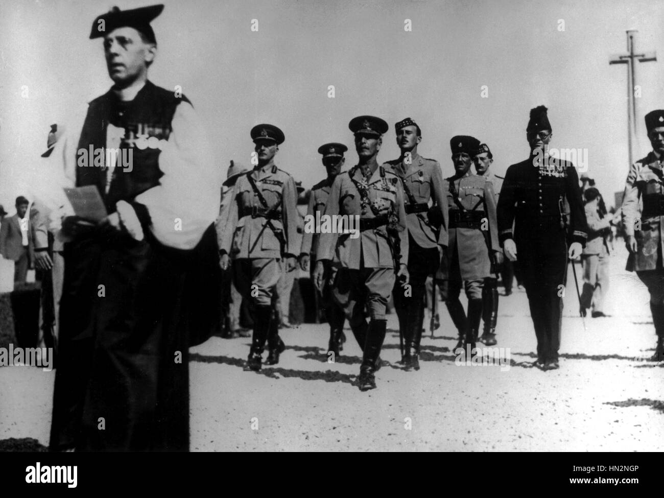 La Commission Royale britannique arrive en Palestine : en uniforme ; Lord Peel (droite) et Sir Horace Rumbold (gauche), 11 novembre 1936, la colonisation de la Palestine, les National Archives de Washington Banque D'Images