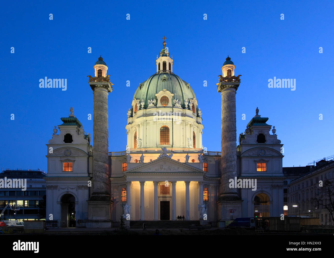 Karlskirche, église Saint-charles dans la soirée, Karlsplatz, Vienne, Autriche, Europe Banque D'Images